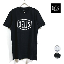 Deus ex machina デウス エクス マキナ SHIELD Tシャツ 半袖 メンズ 【 送料無料 】 クルーネック ロゴ プリント TEE アメカジ ストリート系 サーフ スケーター バイカー ファッション 白 ホワイト 黒 ブラック M L XL 2XL USサイズ