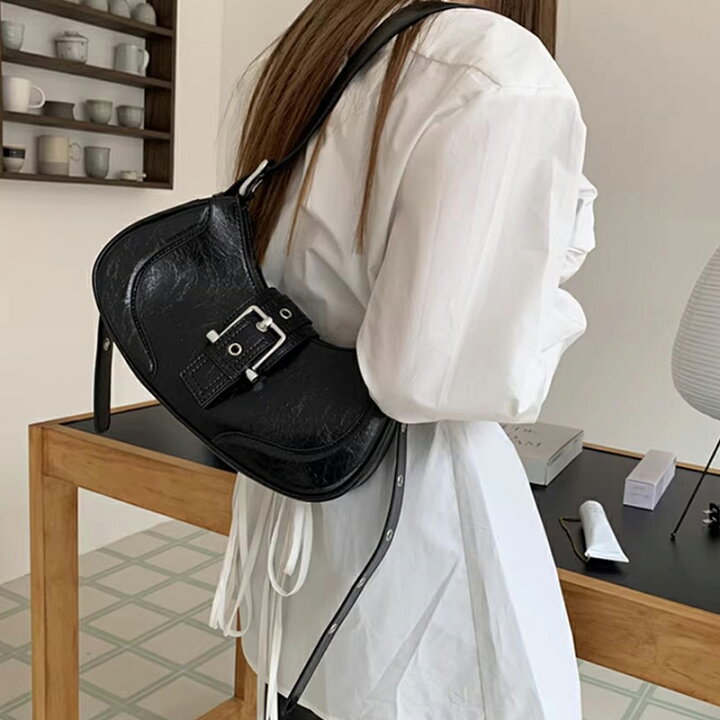 楽天市場】【OUTLET！クーポンで1,560円】 ショルダーバッグ ハーフ 