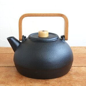 日本製 鉄瓶 ティケトル ホワイトオークハンド M 1.8L 鋳心ノ工房 【IH対応 おしゃれ 伝統工芸 山形】