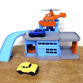 車 おもちゃ ヘリコプター 室内遊び 乗り物 男の子 キッズ 子供 誕生日 出産祝い 知育玩具 車庫 Green toys グリーントイズ パーキングガレージ