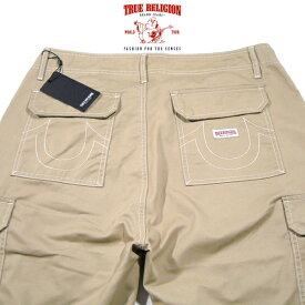 TRUE RELIGION【海外限定★浅い股上★白の馬蹄ステッチ】カーゴパンツ【サンドベージュ】新品 トゥルーレリジョン メンズ 馬蹄ロゴ バックポケット ワイド バギー ルーズ ローライズ Ed Hardy エドハーディー アメカジ ダンス HIPHOP ストリート Y2K【NEW YORK買い付け】
