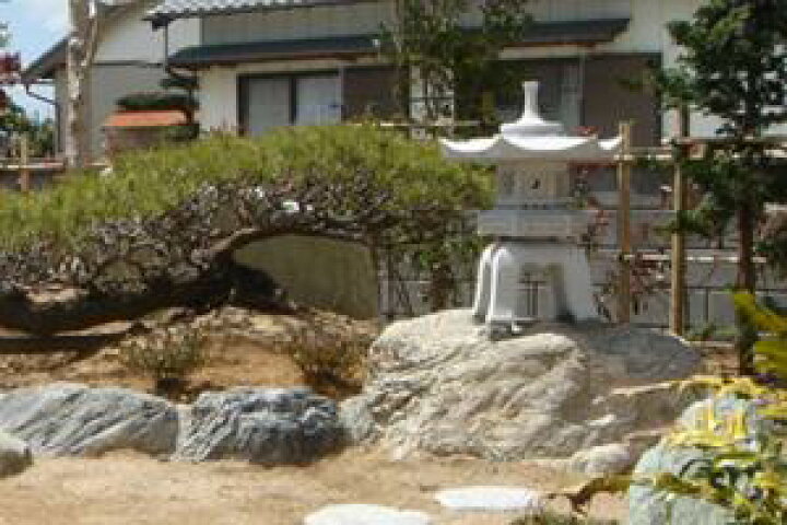 楽天市場】【送料無料】【代引不可】雪見灯篭(2尺・角型)庭石の上に  