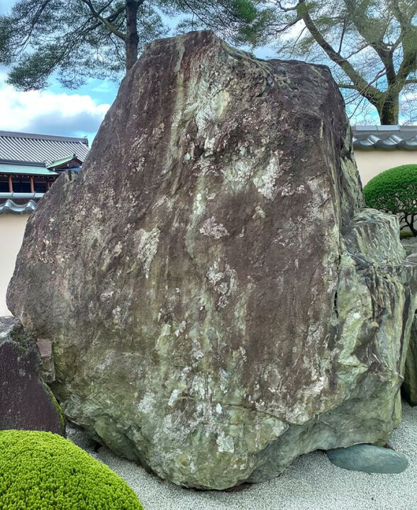 楽天市場】【重量物商品】【プロも選ぶ本格庭石】阿波の青石 庭石【2 
