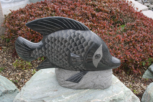 熱帯魚をモチーフにした石の彫刻品♪魚のオーナメント   小さな石屋さん