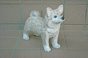 【送料無料】犬の石彫刻品です♪【柴犬】玄関先などのオブジェにいかがでしょうか☆【犬のオーナメント】【犬置物】【犬の置物】【石の犬】【柴犬置物】