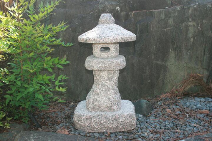 楽天市場】【送料無料】自然石灯篭2尺(赤石)/中国産高さ 約  