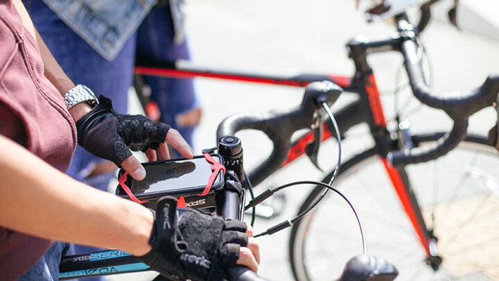 楽天市場 自転車 スマホ ホルダ シリコン Android Iphone 固定 ブラック レッド クリア ステム フレーム スマホバンド シリコンバンド 携帯 スマートフォン バイク ベビーカー 黒 赤 透明 ほるだー 自転車にスマホをつける 送料無料 梅雨対策 熱中症対策 お中元