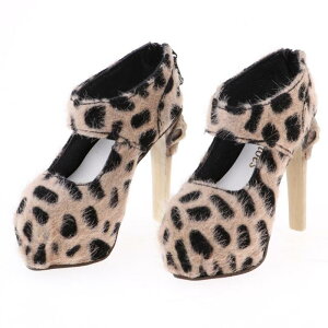 31qẼnCq[̌C1/3̏̎q̃hXAbvANZT[Ƀvg