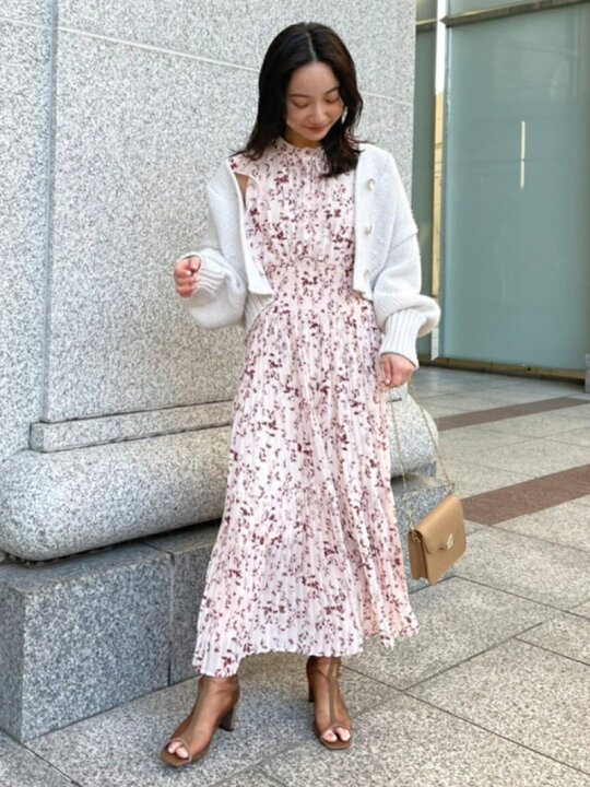 楽天市場 Sale 50 Off プリントプリーツワンピース Snidel スナイデル ワンピース ドレス その他のワンピース ドレス ベージュ ピンク Rba E 送料無料 Rakuten Fashion Snidel スナイデル