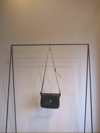 Fernand Leather(フェルナンドレザー)Horizontal Latch Pouch Msize