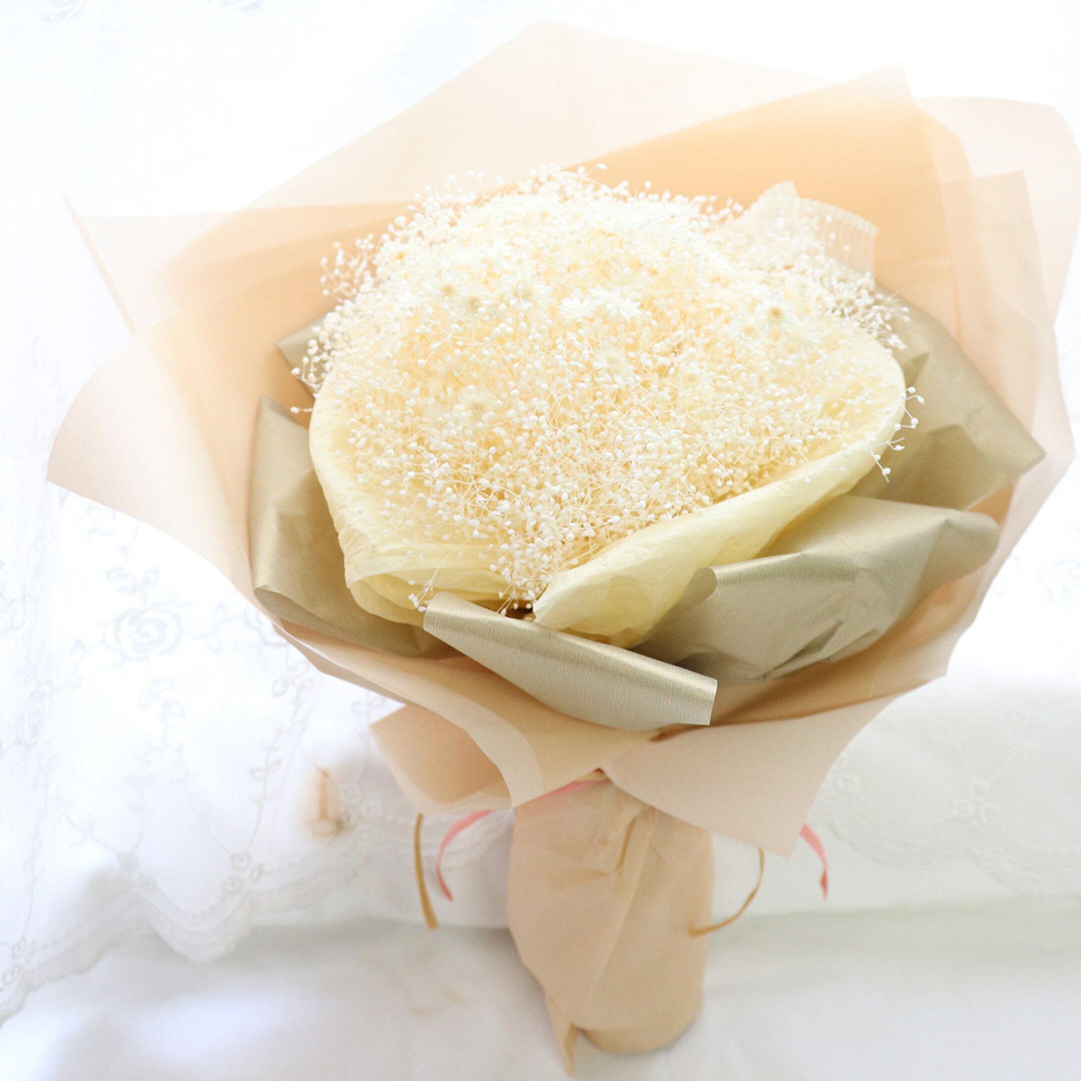 かすみ草の花束