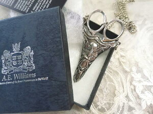 CMXAI_̋s[^[̃nfB͂݃lbNXA[k[{[fUC̗DȃX^CjMtgɂ҂IV[vȃVU[X̓C^AI[o[Jo[