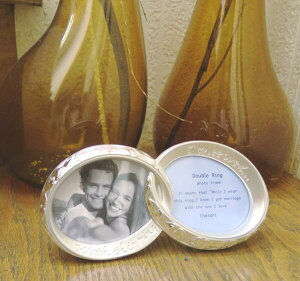 ï𐾂j̃tHgX^hG^[itHgt[EOŌ΂ꂽ2fBXv[OtHgt[jELOEƑʐ^E⍥EEo[X