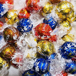 �z���C�g�f�[ �����c �����h�[�� �S�[���h 4���×3��12�� ��150g LINDT LINDOR �`���R���[�g �`���R ������ � ���
