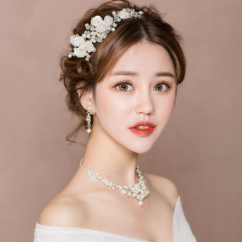 即納 結婚式 二次会 ウェディングヘッドドレス ヘアバンド ネックレス イヤリング セット カチューシャ 赤 レッド リボン ゴールド ローズ 花嫁 大人 ブライダル 発表会 髪飾り ヘッドドレス 演奏会 フラワーティアラ ウエディングヘッドドレス ウェディングヘアアクセサリー