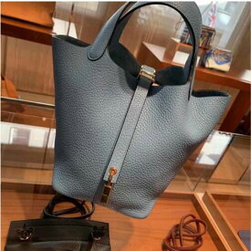 本革シュリンク ピコタン風バッグ Mサイズ レザー ハンドバッグ 実用的 レディース 小型 卒園 卒業 入園 入学 ミニバッグ 鍵・錠前・革の鍵カバー・スカーフ・ セレブ コンパクト 品名：サンレモ