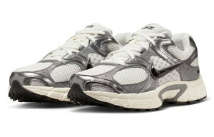 �ySALE�z�yNIKE�zHJ5228-009 V5 RNR GRAY/WHITE �i�C�L �O���[/�u���b�N ��l�C �E�B�����Y �����j���O�V���[�Y �X�j�[�J�[���b�V�� Y2K