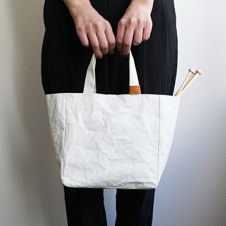 楽天市場 11 5 24h限定 店内ほぼ全品ｐ５倍 コハナ Cohana 手染和紙のプロジェクトバッグ ポケット付き マチあり 裁縫道具入れ 日本製 トートバッグ ワックス処理 手芸用品収納 道具袋 かわいい ソーイング 大人 おしゃれ 手芸用品 裁縫道具 おうち時間 雑貨と文具