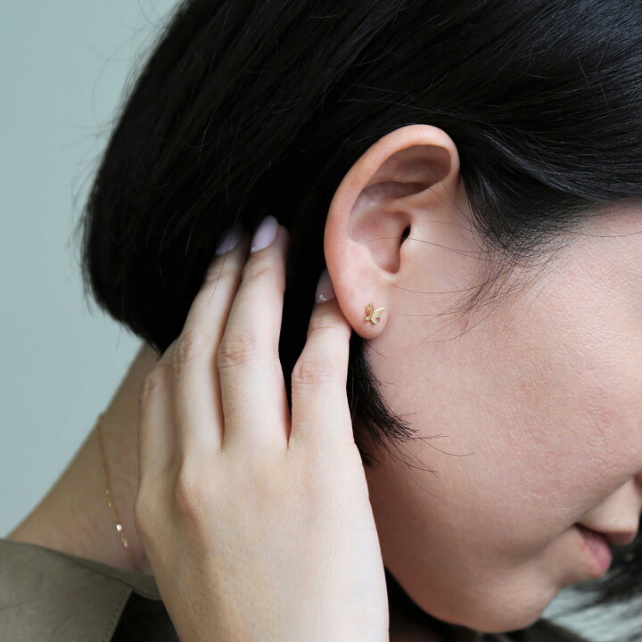 楽天市場】【Butterfly Pierce】 K10/K18/Pt900 バタフライ モチーフ 