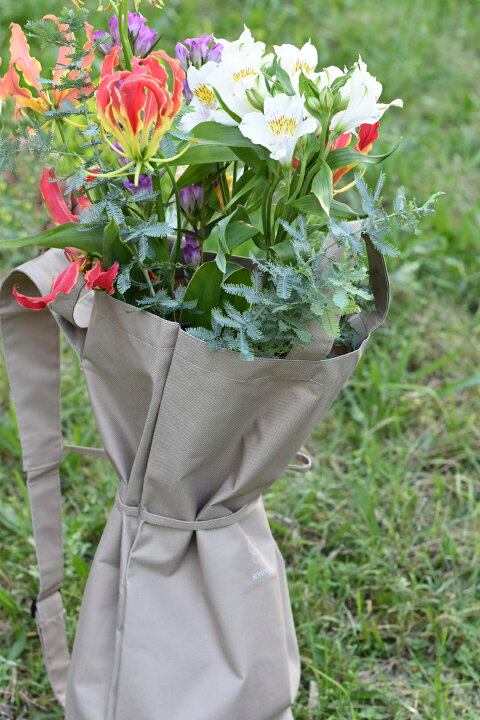 楽天市場 New 花袋 フラワーバッグ 2色 生け花 フラワーアレンジメント バケツ 収納巾着付き ベージュ ネイビー Sonorite ソノリテ