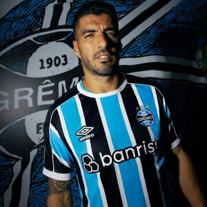 XAX9 SUAREZ O~Iz?jtH[ umbro