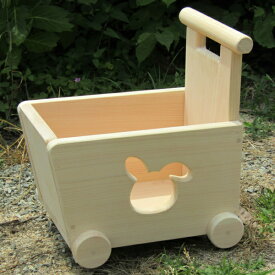 手作り木製　おもちゃも運べる　吉野の桧製　手押し車-3型・片面透かし