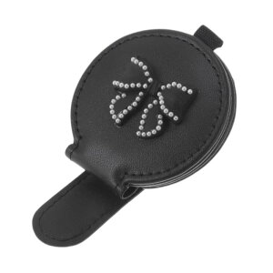 Hihaha 車用サングラスクリップ マグネット式 ユニバーサル サンバイザー 車用複数サングラスクリップオーガナイザー 眼鏡 保護 ストレージ クリップ PUレザー ブラック 10x6cm 1個