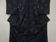 草葉模様織出し本場泥大島紬着物（5マルキ）【中古】【着】 宗sou