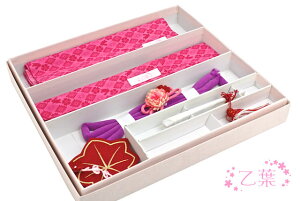 【全品対象☆最大3000円クーポン配布中☆10/21まで】はこせこ7点セット 七五三 子供用 ブランド 乙葉 (半襟・帯揚げ・帯締め・帯留め・志古貴・筥迫・扇子) ピンクマゼンタ 楓 小物セット