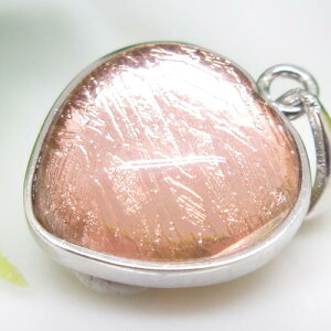 【天然石】ピンク☆ギベオン☆ハート☆ふっくら☆ペンダントトップ☆約13.4ミリ☆Gibeon meteorite☆鉄隕石☆メテオライト☆宇宙から飛来☆隕石☆