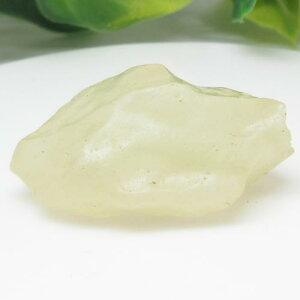 【天然石】リビアングラス☆サハラ砂漠☆隕石衝突☆インパクトガラス☆原石☆しずく☆