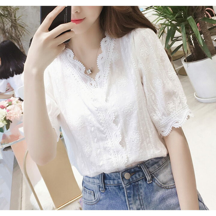 楽天市場 メール便送料無料 ブラウス レディース レースシャツ Vネック 白 シャツ 秋 冬 秋冬 半袖 刺繍 花柄 ブラウスシャツ ホワイト チュニック 白シャツ 花柄レース 大人 オフィス レース トップス キレイめ 半袖ブラウス 代 30代 40代 ママ 母 Ol あす楽