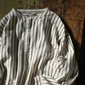 十草模様の手仕事シャツ M/L/LL/3L/4Lサイズ レディース/ブラウス/長袖/ノーカラー/バンドカラー/綿/コットン/ストライプ/トップス