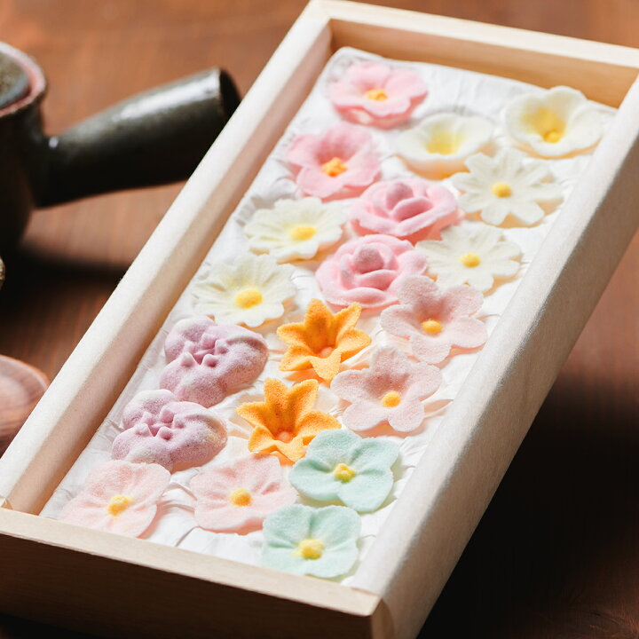楽天市場 干菓子落雁 華やぎ １０種類の花 桐の化粧箱入り 和菓子悠
