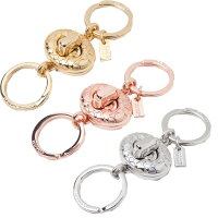 【COACH専用BOXでギフトラッピング選択可能！】 コーチ COACH アクセサリー　シグネチャー C ターンロック バレット キーリング 　f65501