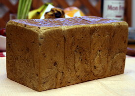 ロハス 五穀食パン（1斤） 【2021年8月度　月間優良ショップ受賞！】 冷凍 ミネラル成分が豊富な五穀をたっぷり生地に練り込みました。生地はフレッシュバターなど厳選素材を使用しています（1斤約380g）