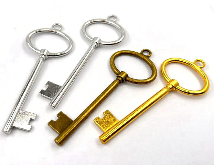 楽天市場 金属チャーム 鍵 R ２個入り 丈91mm ビッグ 両面 立体 ビンテージ キー 1619 D7 パーツ ビーズ 手芸素材