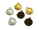 金属チャーム　時計　Q　立体　10個入り　直径(外径)13mm　厚3mm