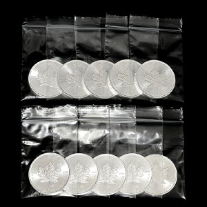 ☆送料無料☆【新品】『メイプル銀貨 1オンス 10枚セット クリアケース入り』純銀 コイン カナダ王室造幣局発行 品位:99.9% 地金型銀貨 エリザベス女王 メイプルリーフ メープル 銀貨 資産 コレクション ギフト プレゼント《安心の本物保証》【保証書付き】