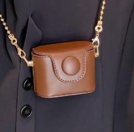 バッグ 財布 カバン カードケース カード入れ 小銭入れ レディース ショルダー ミニ 極小 薄型 チャーム ファスナー サイドポケット もこもこ ふわふわ かわいい 大人可愛い きれいめ シンプル カジュアル 上品 お洒落 かっこいい レトロ アジアン エスニック こなれ感