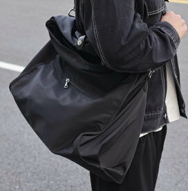 バッグ カバン ショルダー ハンドバッグ 肩がけ 手持ち デイバッグ 鞄 レディースバック ハンドバッグ 肩掛けバック 手持ちバッグ デイバッグ 多収納 機能性 便利 コンパクト 軽量 軽い 使いやすい 柔らかい ファスナー かわいい 大人可愛い きれいめ シンプル