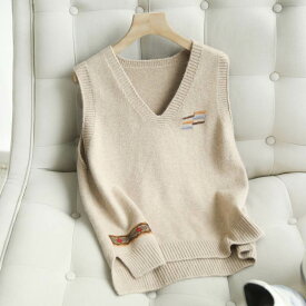 ニットベスト Vネック ノースリーブ ベスト 多用途 レディース トップス セーター スリム フェミニン かわいい 大人可愛い シンプル カジュアル おしゃれ こなれ感 ラフ マニッシュ 抜け感 キュート 学生風 ナチュラル OL 通勤 学生 学校 デート お出かけ ライブ カフェ