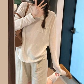 トップス カットソー Tシャツ 長袖 Vネック 胸ポケット プルオーバー ミディアム丈 かわいい 可愛い 大人可愛い きれいめ シンプル 上品 レトロ おしゃれ かっこいい カジュアル レトロ こなれ感 個性的 主役級 存在感 抜け感 春 夏 ベーシック ナチュラル メンズライク