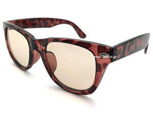 CLASSIC WELLINGTON SUNGLASSiNVbNEFgTOXjׂb × LIGHT BROWN ꈍbׂCguEFJ[YɒBዾ_eKlxȂԐhgVvjZbN