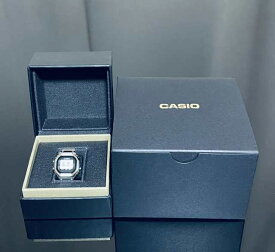 【未使用品】【即納】【プライスタグ付き】カシオウォッチ 50周年記念 CASIO RING WATCH　CRW-001-1JR　CASIO WATCH 50TH ANNIVERSARYモデル 腕時計 メンズ シルバー リングウォッチ 贈り物 プレゼント