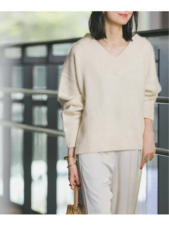 noble ヤクワイドVニット45R フリルリボンタイ ホワイト長袖シャツ 