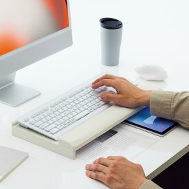 キーボードスタンド デスク デスクセットアップ オフィス 作業効率UP フルサイズキーボード対応 リストレスト付 小物入れ内蔵 スムーズパット スライド PC周辺機器 ガジェット 便利 整理収納 在宅 テレワーク