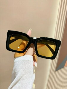 [ 812xł͂\ ] ANZT[ fB[X ACANZT[ 1yA t@bVOX XNGA^AẴr[`ɍœKAX|[cAsAytFXAhCrOAtF