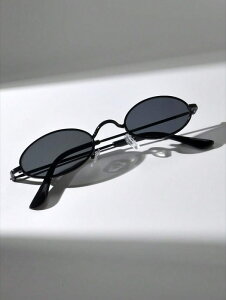 [ 812xł͂\ ] ANZT[ fB[X ACANZT[ 1 ^t[ ȉ~` t@bV fReBuOXAẴr[`oJXAAEghAAsɓK