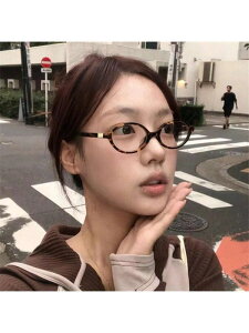 [ 812xł͂\ ] ANZT[ fB[X ACANZT[ wX^C̃KlAt@bViuőprȃI[ot[Ap[\iCYꂽXg[g